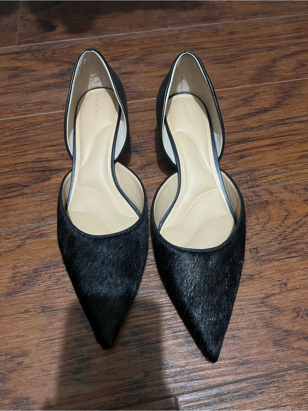Gianni Bini Black Pointed D'Orsay Haircalf kitten heels